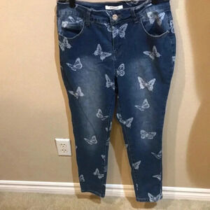 Revelation Skinny Jeans with Butterfly Design 5 Pockets-Size 8